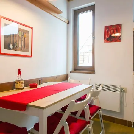 Artistic Penthouse Apartment *